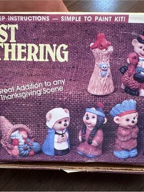 Vintage Wee Crafts First Gathering 8 Figures Ceramic Ready to Paint 8-0213